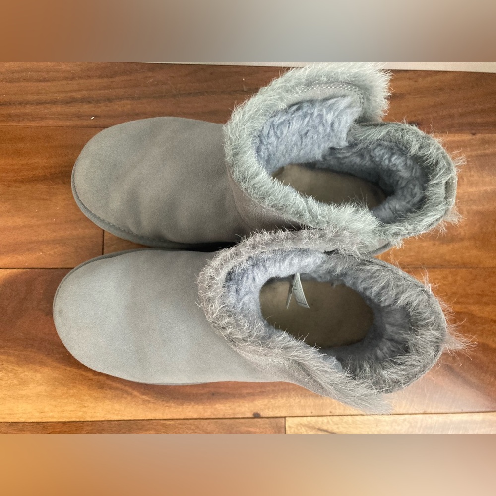 **SOLD** Mini Ugg Boots - Picture 4 of 6